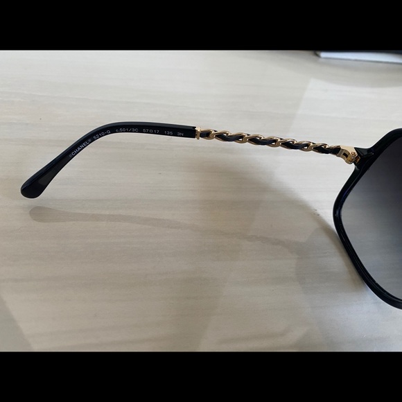 Authentic Chanel 5012 Black gold Chain sunglasses - Picture 4 of 9
